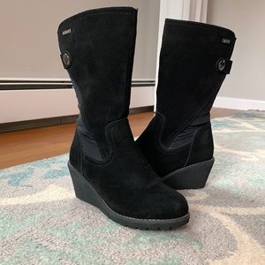 Black sued waterproof calf boot, wedge heel